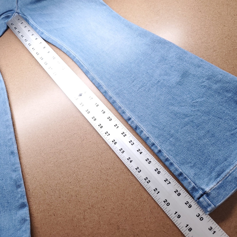 Spanx Pull-On Flare Denim Jeans Women M Light Wash Boho Hippie Retro Minimalist - Picture 6 of 11